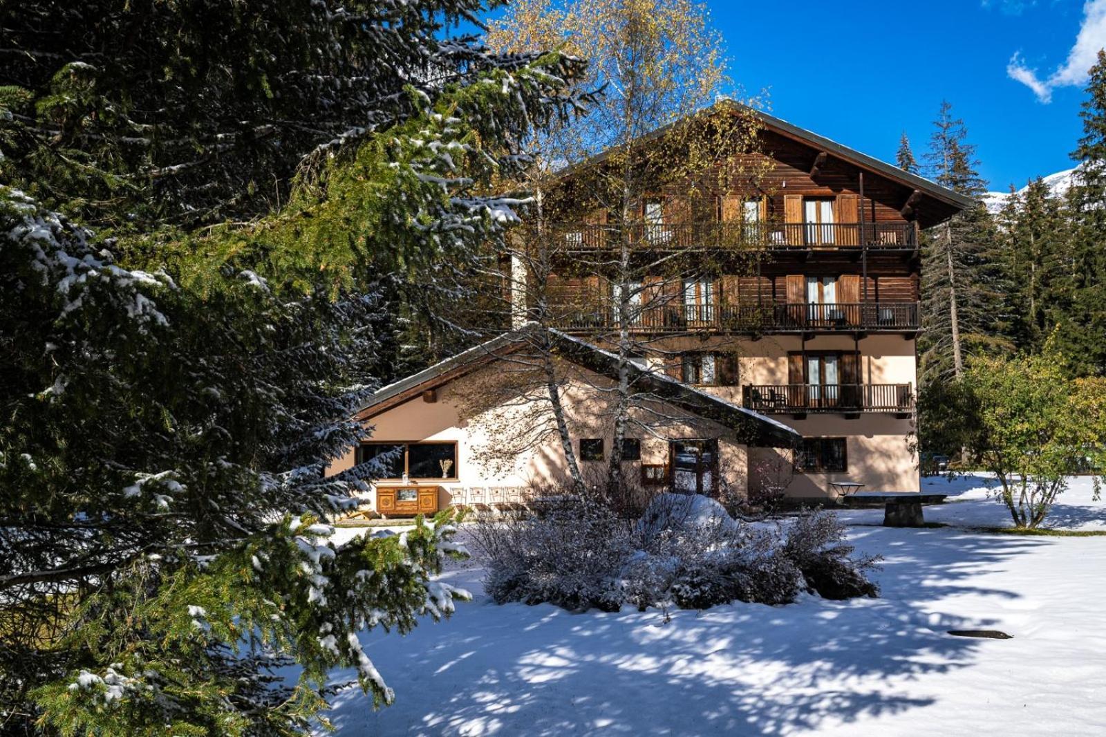Alpine Forest Hotel Champoluc Exteriör bild