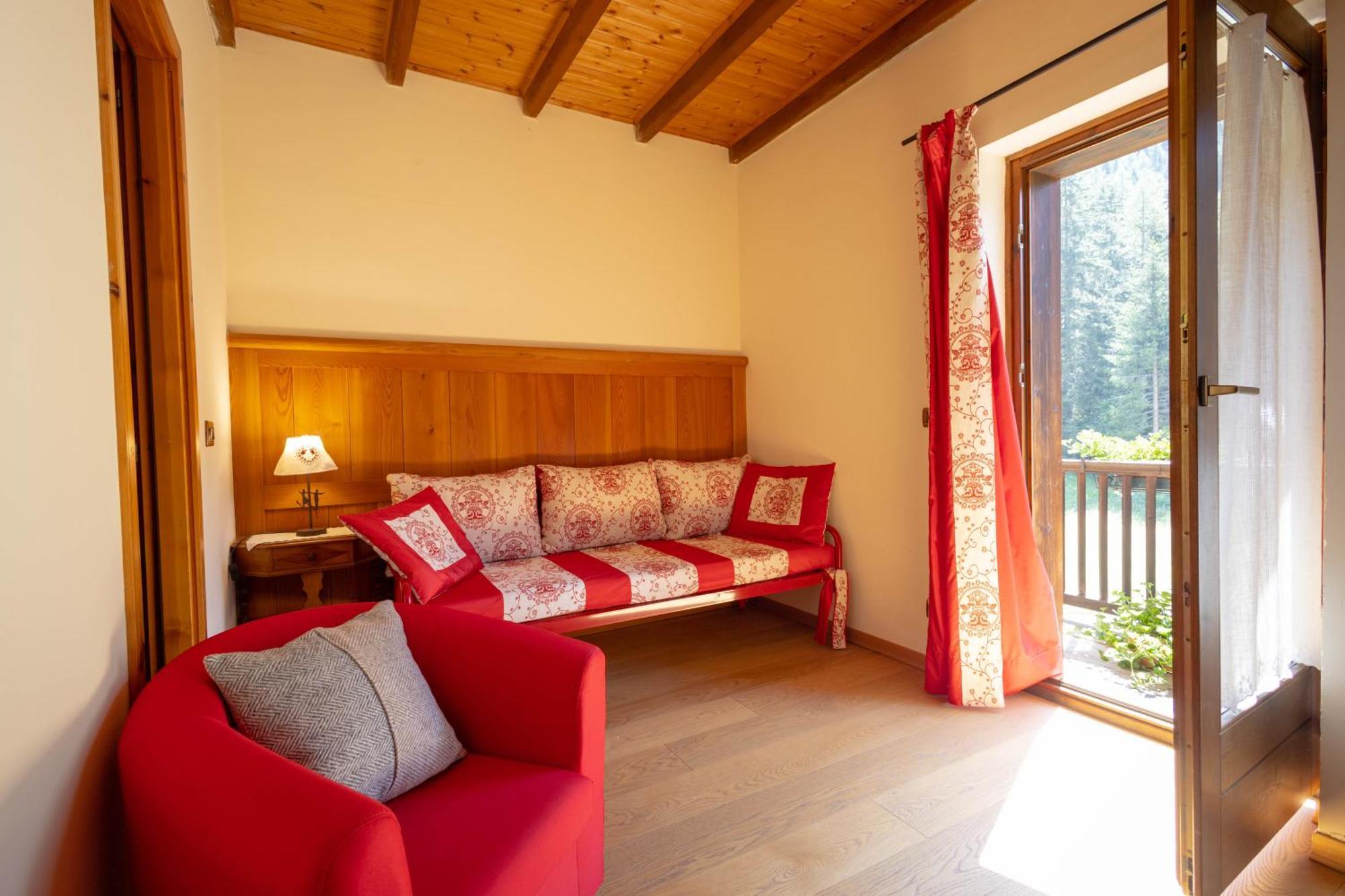 Alpine Forest Hotel Champoluc Exteriör bild