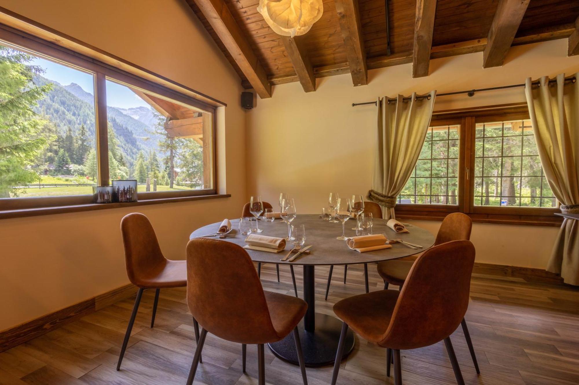 Alpine Forest Hotel Champoluc Exteriör bild